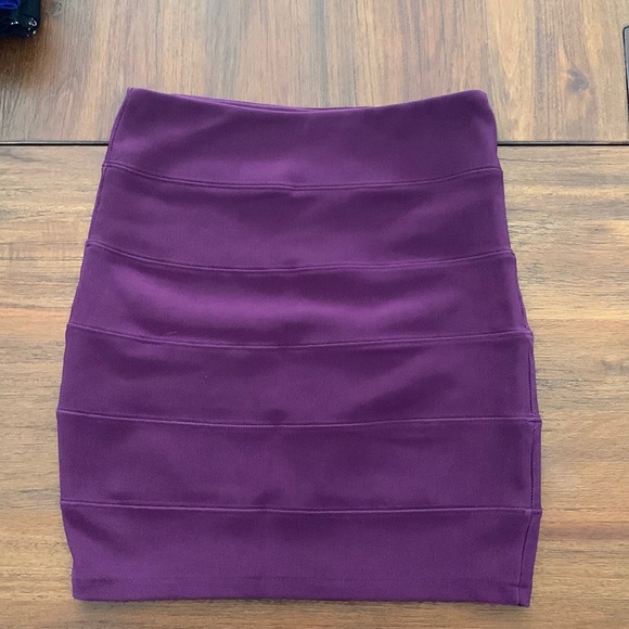 Guess bandage skirt - Picture 1 of 3